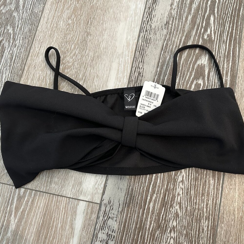 NWT Windsor Sz S Adorable Black Crop Top w Large Bow